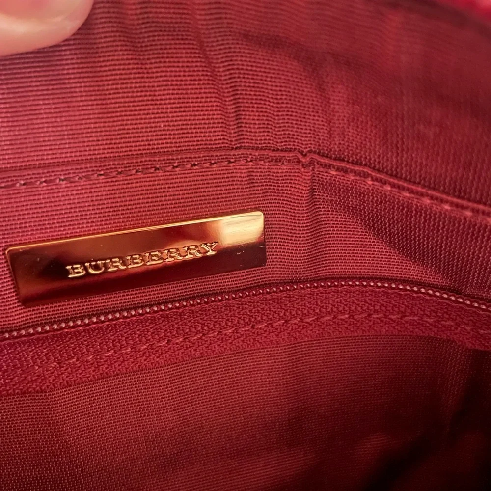 Burberry bag - Picture 10 of 13